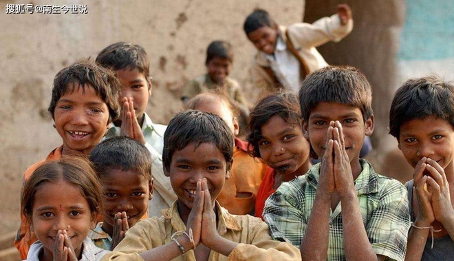 COVID-19 khiến thế giới có thêm 120 triệu người nghèo, trong đó có 75 triệu người Ấn Độ - Ảnh 1.