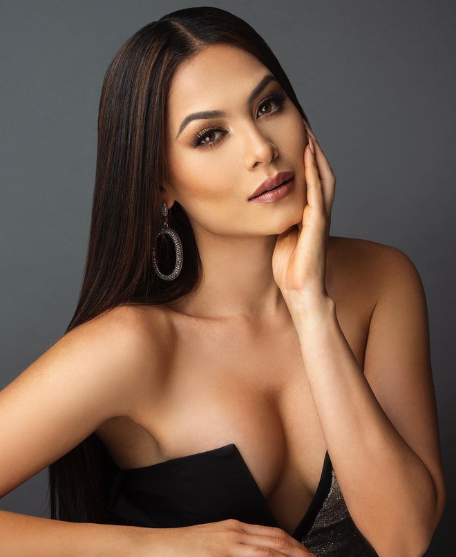 Nhan sắc khác một trời một vực của Miss Universe 2020 khi chuyển từ makeup đậm sang nhạt hơn - Ảnh 6.