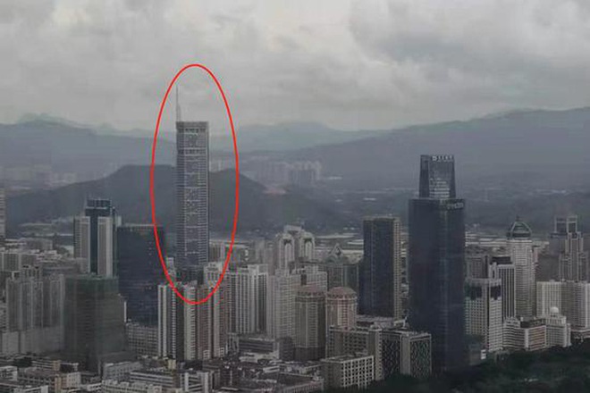 Tòa nhà chọc trời ở Trung Quốc rung lắc dù không có động đất - Ảnh 2.