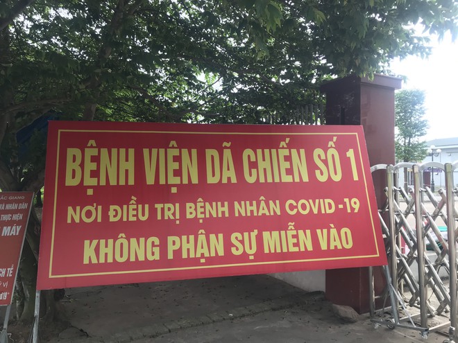 Bộ trưởng Bộ Y tế kiểm tra điểm nóng COVID-19 tại khu công nghiệp Quang Châu - Bắc Giang - Ảnh 3.