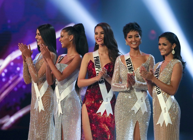 Top 5 Miss Universe 2018 sau 3 năm: Style của ai cũng đổi khác nhưng bùng nổ nhất là người-mà-ai-cũng-biết! - Ảnh 1.