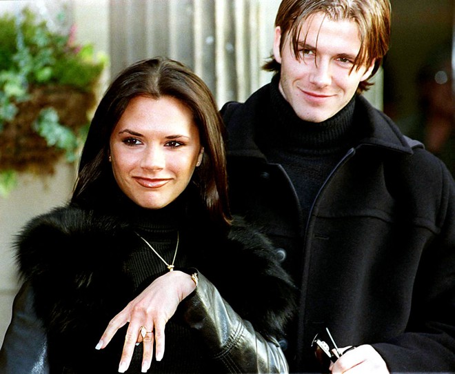 David and Victoria Beckham: Love at first sight, almost ruined because of scandal that her husband had an affair with a young assistant and the ending made the whole world admire - Photo 3.