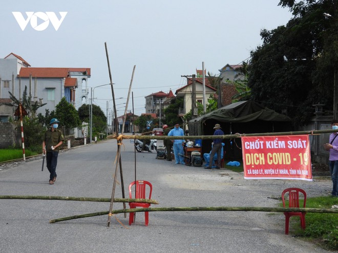 H&agrave; Nam họp khẩn, xử l&yacute;, kỷ luật tổ chức, c&aacute; nh&acirc;n vi phạm ph&ograve;ng chống COVID-19 - Ảnh 1.