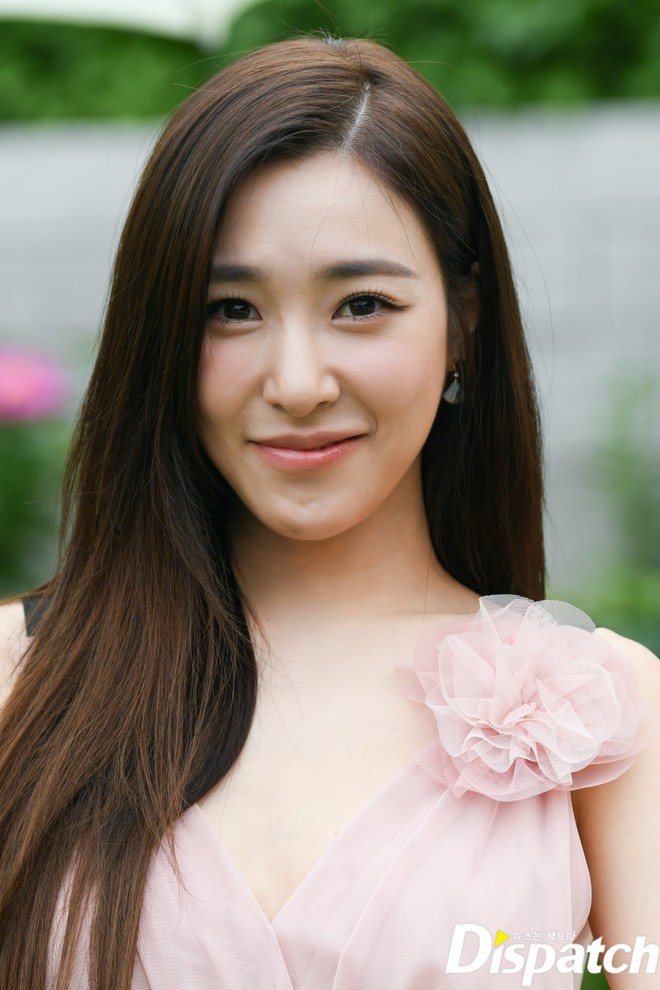 Quên hình ảnh cằm nhọn như phù thủy đi, giờ đây Tiffany (SNSD) đẹp như nàng thơ, gây thương nhớ cực mạnh như này cơ - Ảnh 6.