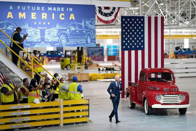 Tổng thống Biden: “Tương lai của công nghiệp ô tô là xe điện” - Ảnh 2.