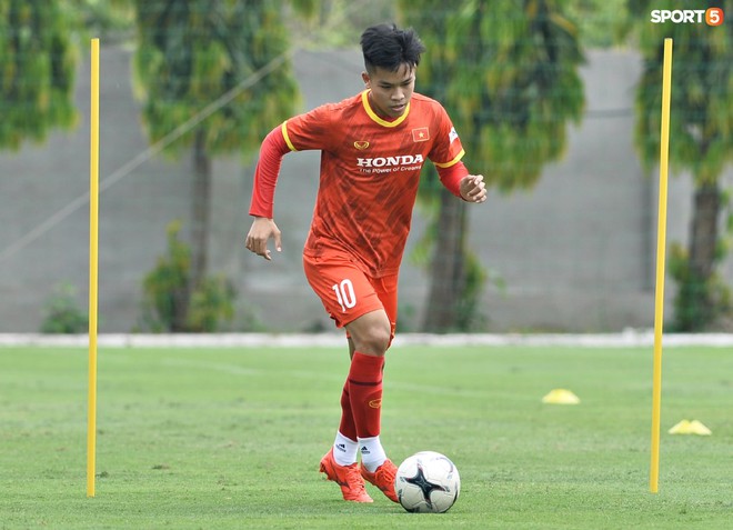 Tiết lộ lý do tuyển thủ U22 Việt Nam bị loại dù ghi bàn vào lưới ĐTQG: Không phải vì vô kỷ luật - Ảnh 1.