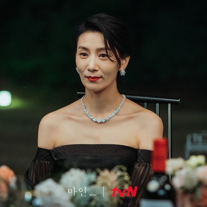 Mợ cả Kim Seo Hyung ngầu điên đảo ở drama 18+ Mine, netizen rớt liêm sỉ nguyện bẻ cong giới tính - Ảnh 7.