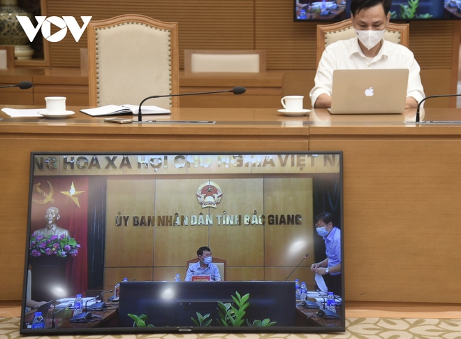 Bắc Giang siết chặt kiểm so&aacute;t dịch trong cộng đồng, truy t&igrave;m F0 mất dấu - Ảnh 1.