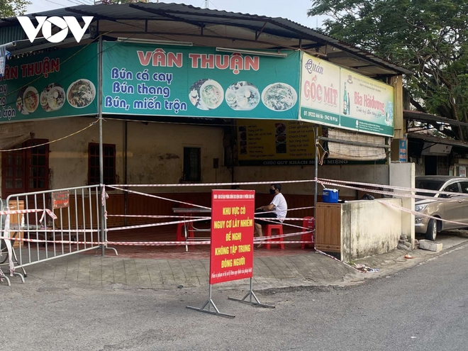 Hải Dương&nbsp;y&ecirc;u cầu người d&acirc;n kh&ocirc;ng ra khỏi nh&agrave; từ 22h00 đến 5h00 khi kh&ocirc;ng cần thiết - Ảnh 1.