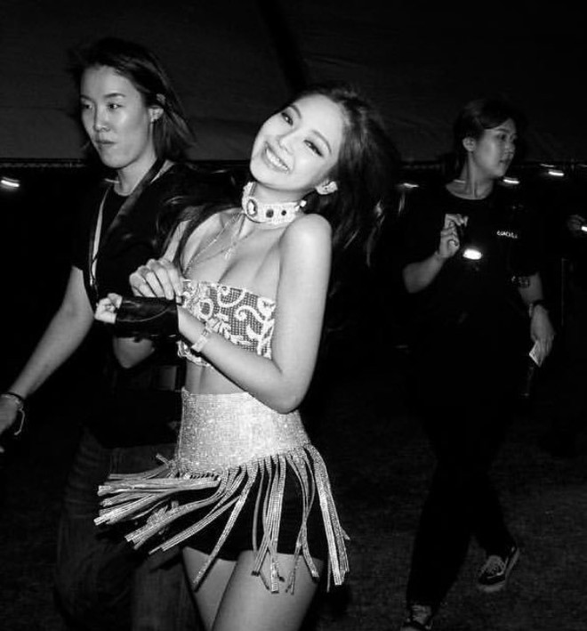 Bao người ao ước c&oacute; body như Jennie: Eo thon, ngực căng n&aacute; thở n&ecirc;n mặc đồ sexy l&agrave; đốt mắt d&acirc;n t&igrave;nh - Ảnh 7.