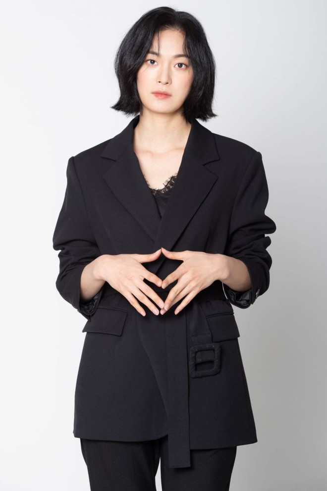 Tiểu tam drama 18+ Mine - Ok Ja Yeon: Vẻ đẹp lệch chuẩn gây ám ảnh, gần 10 năm chật vật thoát kiếp vô danh - Ảnh 3.