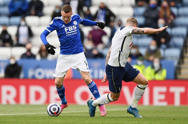 Leicester hụt vé dự Champions League sau sai lầm không thể tha thứ của thủ môn đội trưởng - Ảnh 1.