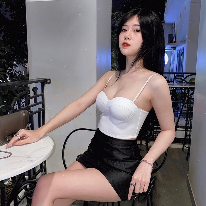 Hot girl Nguyễn Thủy Tiên