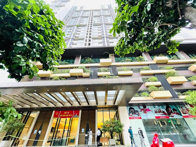 Th&ecirc;m một chung cư ở quận Thanh Xu&acirc;n bị phong tỏa v&igrave; c&oacute; ca mắc COVID-19 - Ảnh 1.