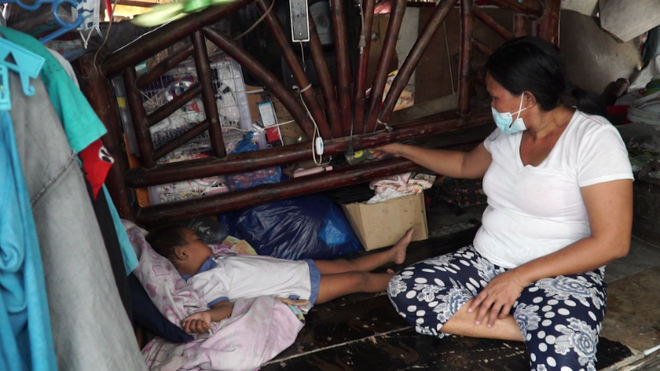 Nghịch lý kỳ lạ của Philippines: Covid-19 khiến dân chúng chết dần vì đói, nhưng tại sao không ai chịu tiêm vaccine? - Ảnh 1.