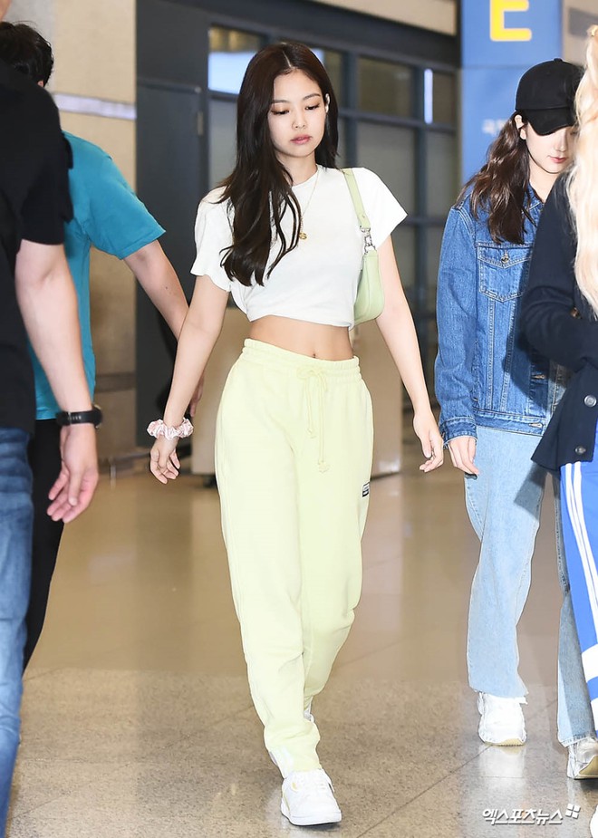 6-blackpink-jennie-airport-photos-incheon-back-from-bangkok-on-15-july-2019-1621939607658704982600.jpeg