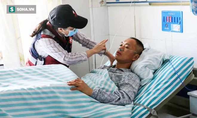 Bi kịch x&eacute; l&ograve;ng ở giải chạy tử thần: Ăn m&igrave; g&oacute;i để chạy kiếm tiền, c&acirc;m lặng chết thảm trong mưa - Ảnh 1.