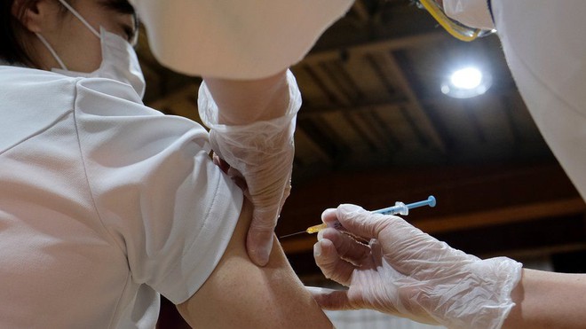 Nghịch lý kỳ lạ của Philippines: Covid-19 khiến dân chúng chết dần vì đói, nhưng tại sao không ai chịu tiêm vaccine? - Ảnh 5.