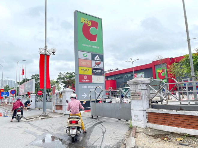 Big C Thăng Long cửa đóng then cài, khách ngậm ngùi quay xe - Ảnh 8.