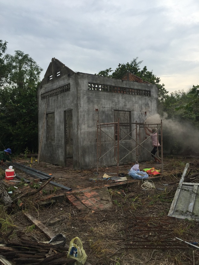 Nhìn căn chòi hoang kinh dị như nhà ma, chàng trai đầu tư 150 triệu cải tạo xinh hết nấc, lại thơ mộng hệt homestay - Ảnh 2.