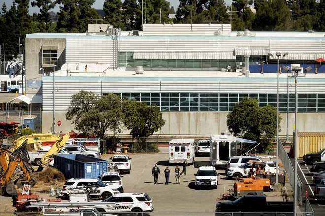Mỹ: Xả súng tại California, 9 người thiệt mạng, nhà nghi phạm bốc cháy - Ảnh 1.
