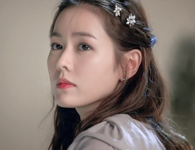 Sốc visual với ảnh cưới của Son Ye Jin từ 8 năm trước, netizen nức nở giá như chú rể là Hyun Bin - Ảnh 4.