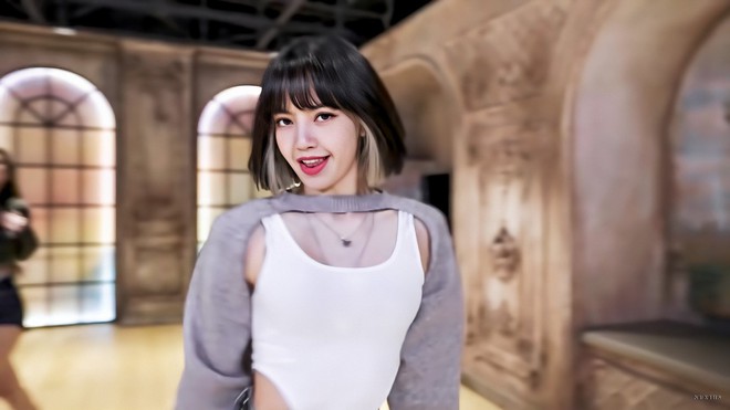 Lisa (BLACKPINK) bất ngờ tung poster solo gây bão mạng xã hội, sự thật là gì? - Ảnh 1.