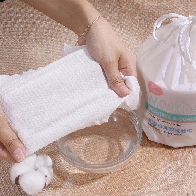 Hội mê skincare đang bàn tán rôm rả về khăn lau mặt dùng 1 lần: Siêu rẻ mà tốt, dùng là da đẹp lên - Ảnh 4. Hội mê skincare đang bàn tán rôm rả về khăn lau mặt dùng 1 lần: Siêu rẻ mà tốt, dùng là da đẹp lên - Ảnh 4.