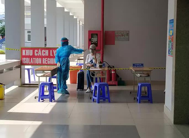 TP.HCM: Phát hiện người cách ly vi phạm, đề nghị cấm ra khỏi phòng, tăng cường camera - Ảnh 2.