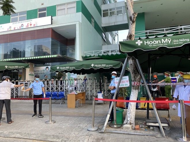 Lịch trình dày đặc của nam nhân viên spa dương tính với SARS-CoV-2 ở Đà Nẵng: Đến bến xe, bar, karaoke, siêu thị, cafe - Ảnh 5. Lịch trình dày đặc của nam nhân viên spa dương tính với SARS-CoV-2 ở Đà Nẵng: Đến bến xe, bar, karaoke, siêu thị, cafe - Ảnh 5.