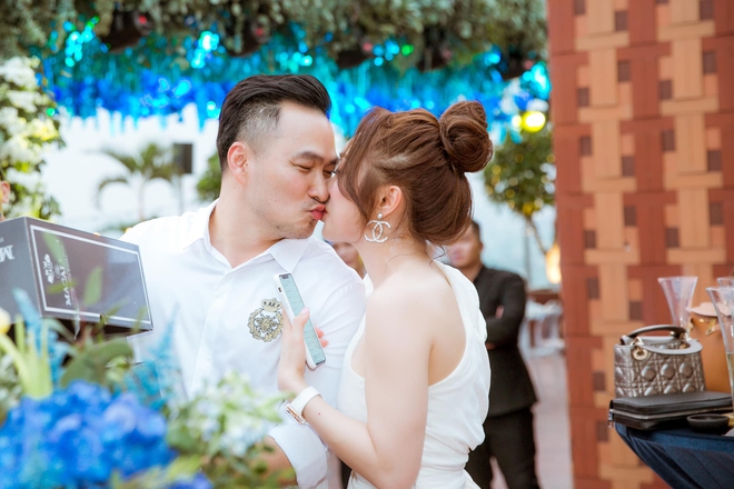 Vợ k&eacute;m 16 tuổi tiết lộ việc l&agrave;m đầu ti&ecirc;n sau khi Chi Bảo th&ocirc;ng b&aacute;o giải nghệ, ai d&egrave; c&ograve;n tranh thủ tr&aacute;ch chồng tr&aacute; h&igrave;nh? - Ảnh 5.