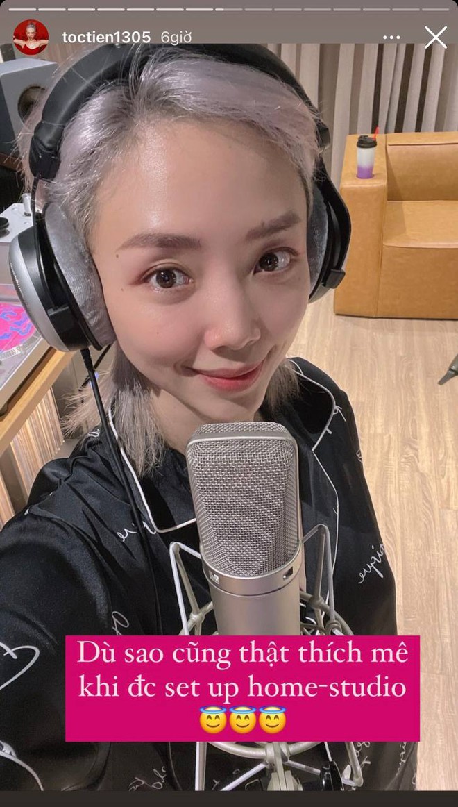 T&oacute;c Ti&ecirc;n khoe studio tại gia chấp h&agrave;nh gi&atilde;n c&aacute;ch x&atilde; hội nhưng l&agrave;m g&igrave; m&agrave; bị Touliver c&aacute;u thế n&agrave;y? - Ảnh 2.