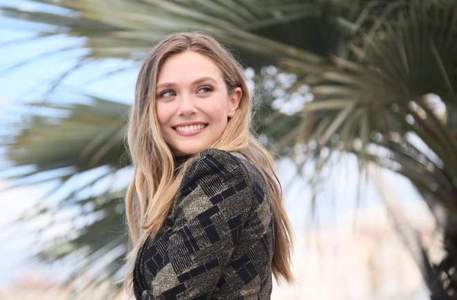 Mỹ nữ Elizabeth Olsen hóa tiểu tam khát máu, cầm rìu giết chính thất dựa theo vụ án có thật từng gây rúng động - Ảnh 1.