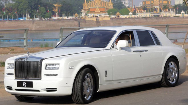 Huyền thoại tài phiệt mua 30 chiếc Rolls-Royce hơn 460 tỷ, cưng vợ siêu mẫu kém 30 tuổi như bà hoàng và cái kết bất ngờ vì vỡ nợ - Ảnh 11.