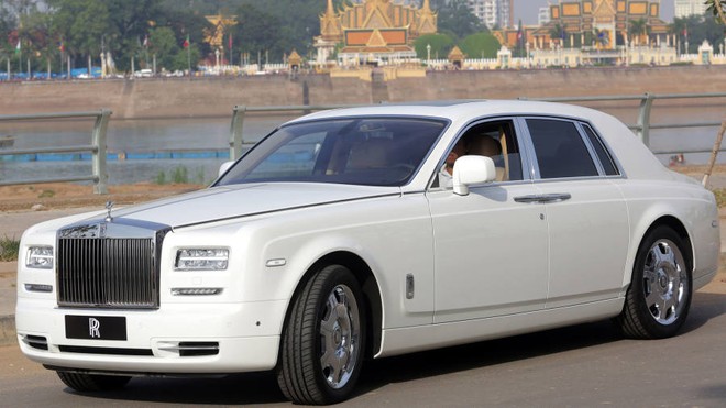 Bầu Hiển lấy RollsRoyce Phantom 80 tỷ làm xe hoa cho đám cưới con trai và  Hoa hậu  CafeAutoVn