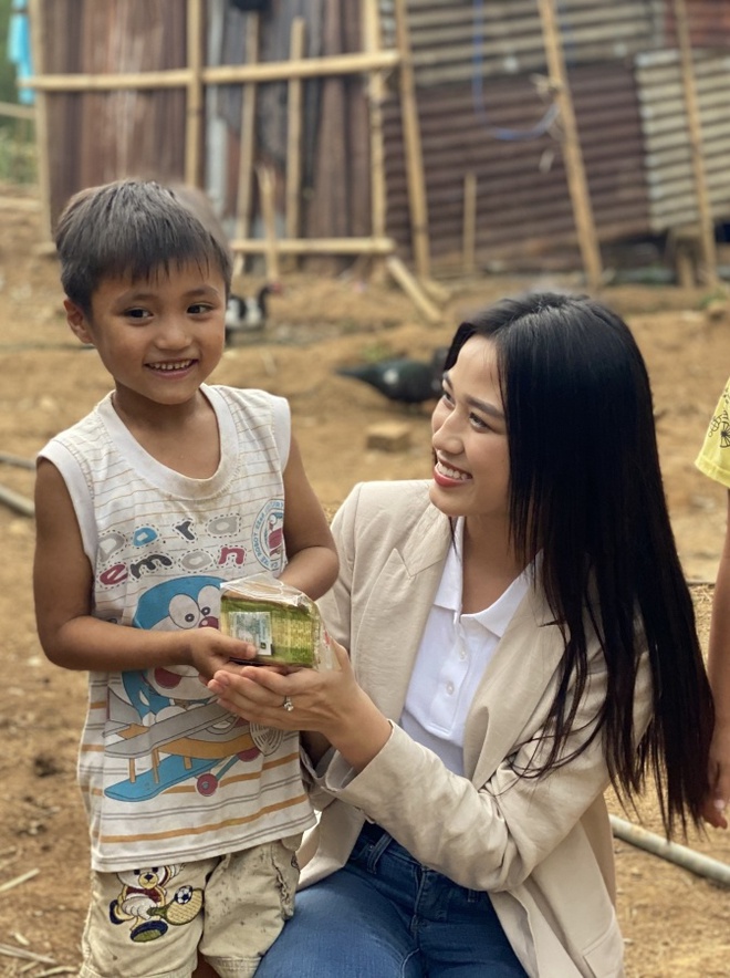 Mỹ Linh, Lương Thuỳ Linh xuất hiện trong clip khởi động Miss World 2021, Đỗ Hà chưa lên đường đã bị réo tên, còn có cả tín hiệu đáng mừng - Ảnh 7.