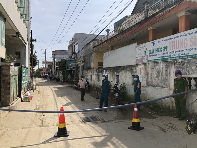 Quảng Ng&atilde;i: Ph&aacute;t hiện 1 ca Covid-19 li&ecirc;n quan bar New Phương Đ&ocirc;ng - Ảnh 1.