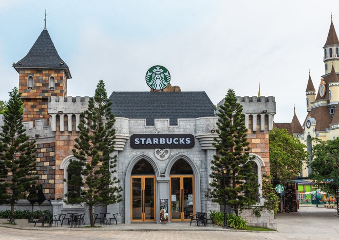 Đâu kém Thái Lan hay Nhật Bản, Việt Nam cũng có những tiệm Starbucks đẹp xuất sắc, concept độc lạ còn lọt top thế giới - Ảnh 3.