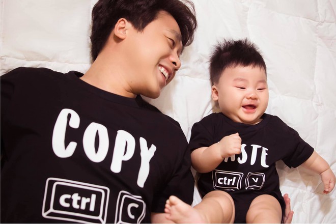 Ho&agrave; Minzy &ldquo;xả kho&rdquo; ảnh zoom cận mặt qu&yacute; tử l&uacute;c 6 th&aacute;ng tuổi, Minh Hải liền tung ảnh &ldquo;copy - paste&rdquo; kh&ocirc;ng lệch x&iacute;u n&agrave;o! - Ảnh 4.