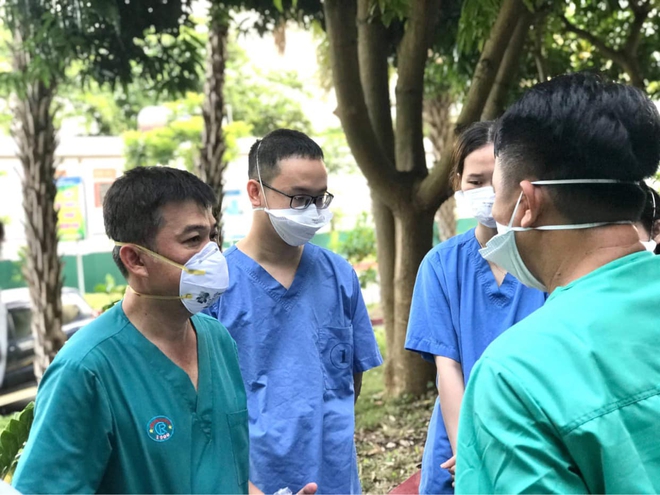 Sản phụ trẻ mang thai 22 tuần mắc Covid-19 phải đặt ECMO, tiên lượng rất nặng - Ảnh 2. Sản phụ trẻ mang thai 22 tuần mắc Covid-19 phải đặt ECMO, tiên lượng rất nặng - Ảnh 2.