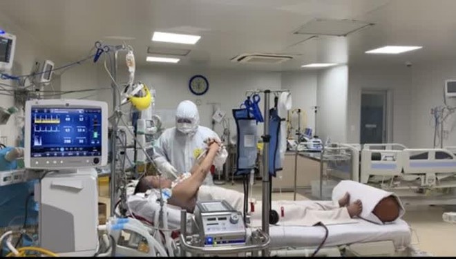 Tin vui ngày 10/6: Một bệnh nhân Covid-19 ở TP.HCM cai ECMO, sẽ sớm xuất viện trong nay mai - Ảnh 2. Tin vui ngày 10/6: Một bệnh nhân Covid-19 ở TP.HCM cai ECMO, sẽ sớm xuất viện trong nay mai - Ảnh 2.