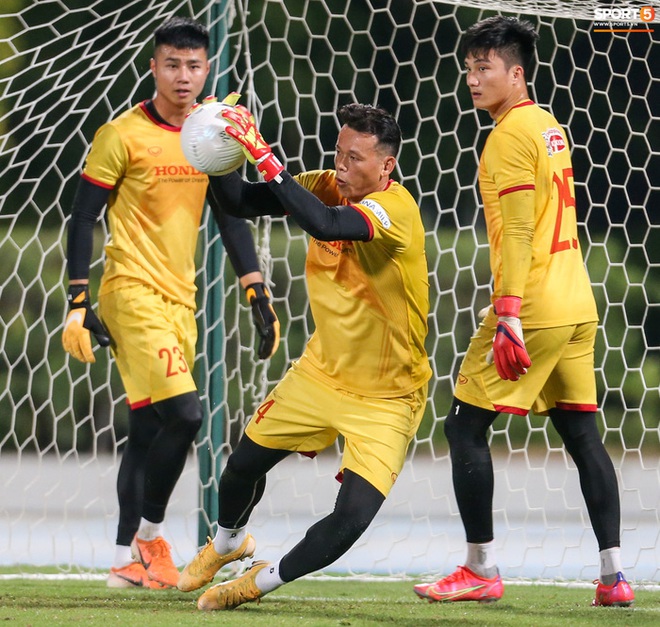 HLV Tan Cheng Hoe cho rằng Tấn Trường hiện tại đã rất khác và sẽ không mắc sai lầm trong trận đấu gặp Malaysia - Ảnh 1.