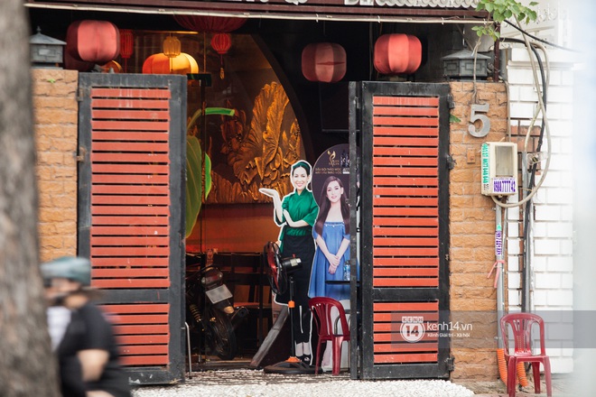 Về nhà Phi Nhung giữa loạt drama: 4 tầng lầu và chiếc Mẹc to đùng đậu ngay cửa, hàng xóm xôn xao ủa Hồ Văn Cường có bị nhốt đâu ta? - Ảnh 10. Về nhà Phi Nhung giữa loạt drama: 4 tầng lầu và chiếc Mẹc to đùng đậu ngay cửa, hàng xóm xôn xao ủa Hồ Văn Cường có bị nhốt đâu ta? - Ảnh 10.