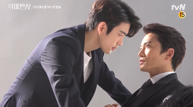 Thấy Lee Bo Young tung th&iacute;nh b&aacute;ch hợp ở Mine, Ji Sung trả đũa t&igrave;nh bể b&igrave;nh với trai trẻ ở hậu trường phim mới - Ảnh 3.