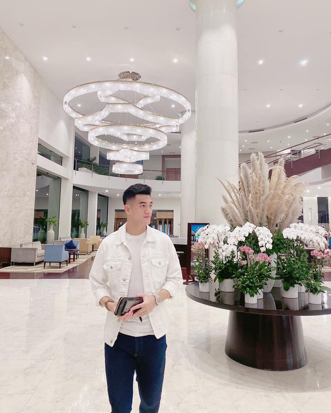 “So găng” nhan sắc Tiến Linh xưa và nay: Dậy thì thành công quá trời ơi!!! - Ảnh 6. “So găng” nhan sắc Tiến Linh xưa và nay: Dậy thì thành công quá trời ơi!!! - Ảnh 6.