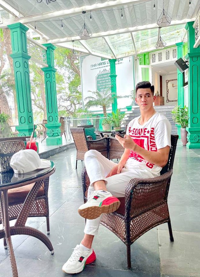 “So găng” nhan sắc Tiến Linh xưa và nay: Dậy thì thành công quá trời ơi!!! - Ảnh 7. “So găng” nhan sắc Tiến Linh xưa và nay: Dậy thì thành công quá trời ơi!!! - Ảnh 7.