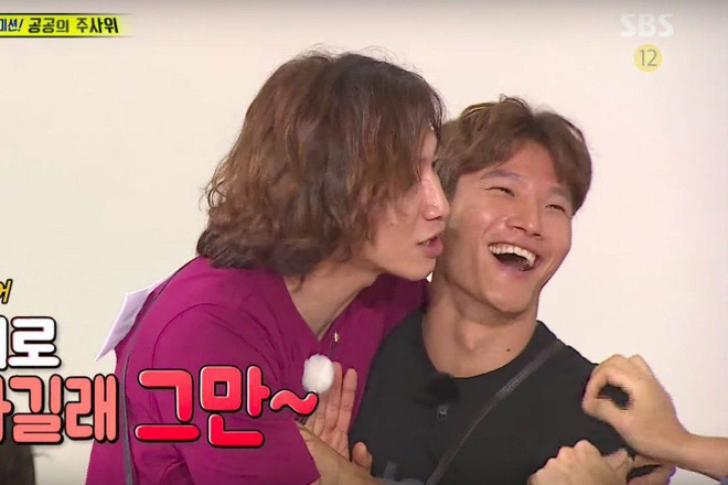 Tâm thư 7 thành viên gửi Lee Kwang Soo trước khi rời chương trình, fan đọc tới đâu khóc tới đó - Ảnh 4.