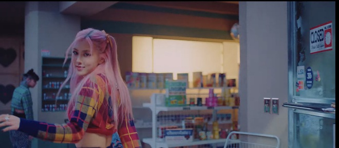 Rosé và Lisa bất ngờ làm cameo phim Penthouse 3, ekip đang cày view MV BLACKPINK đấy à? - Ảnh 2.