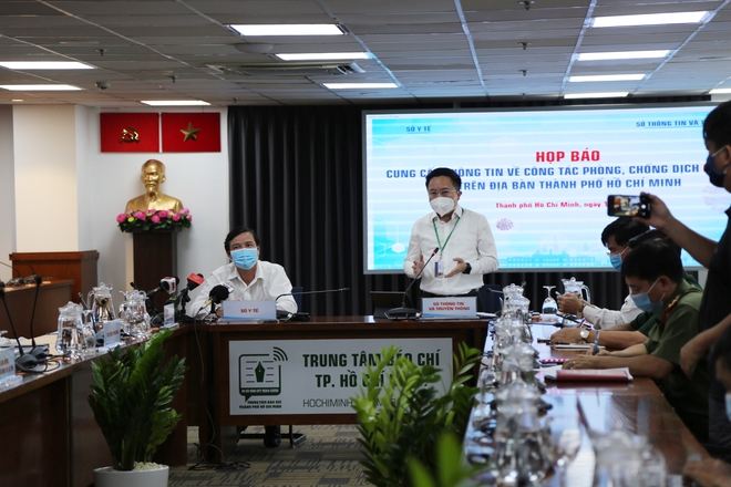 Sở Y tế TP.HCM tha thiết mong người dân hạn chế tiếp xúc với người khác, mở máy lạnh phải trên 27 độ C - Ảnh 1. Sở Y tế TP.HCM tha thiết mong người dân hạn chế tiếp xúc với người khác, mở máy lạnh phải trên 27 độ C - Ảnh 1.