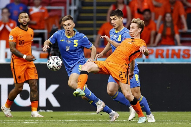 Hà Lan thắng hú hồn sau màn rượt đuổi mãn nhãn với 5 bàn thắng trong hiệp 2 - Ảnh 2.